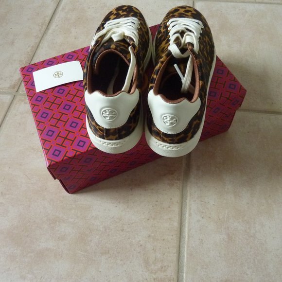 Tory Burch 'Howell' Leopard Pattern Court Sneakers - Picture 5 of 12